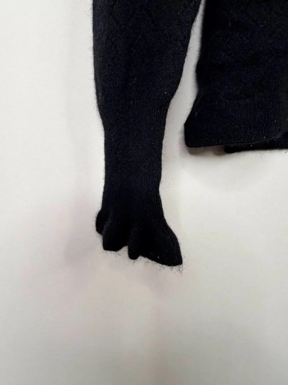 J. Crew Cashmere Scalloped Crew Neck Pullover Sweater Black Small #A3829